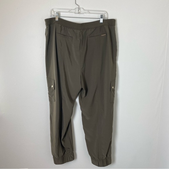 Black Label by Chico’s Green Cargo Zipper Ankle Jogger Pants. Chico’s Size 3 - Picture 3 of 16